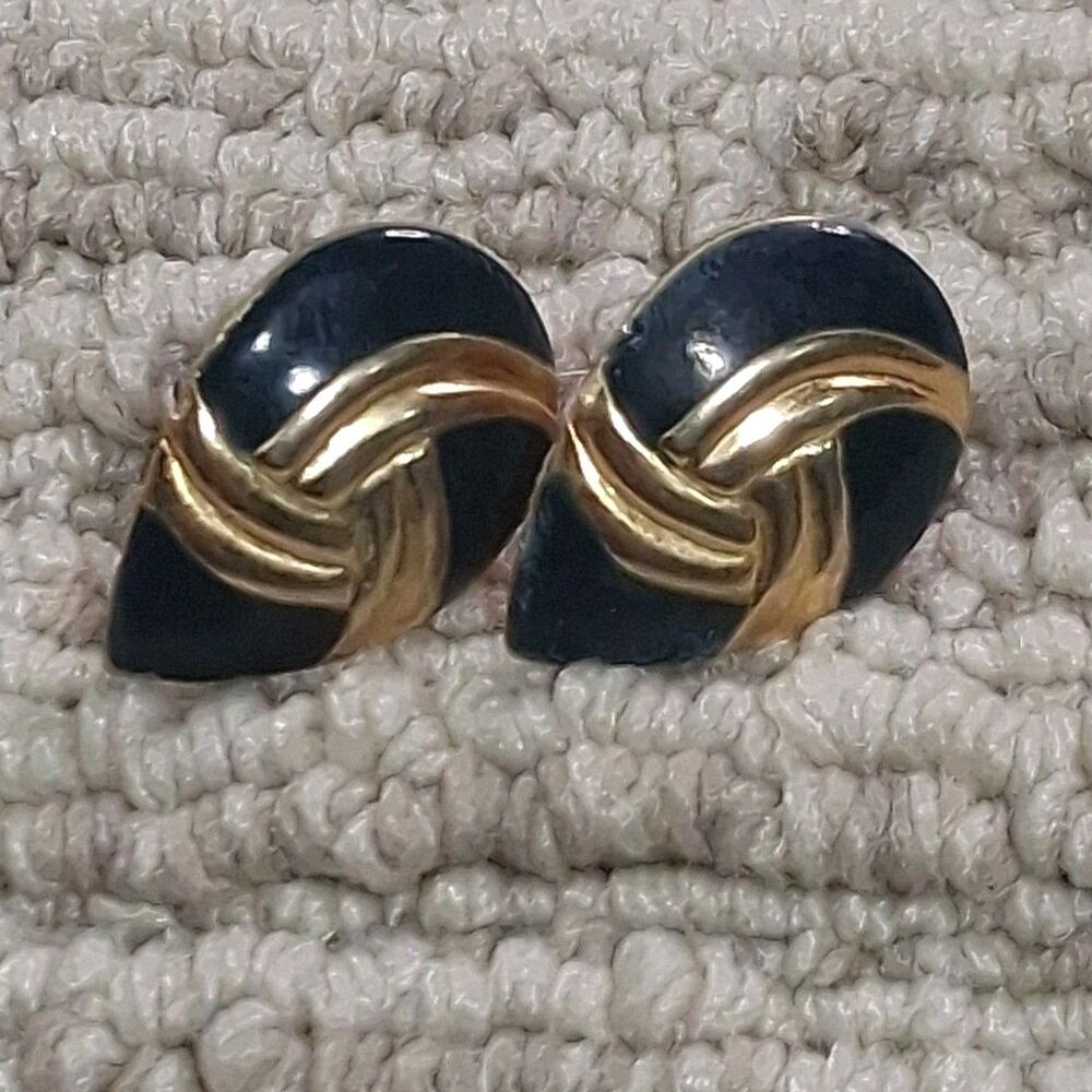 Vintage Black Enamel Gold Tone Swirl Teardrop Pierced Stud Earrings Women